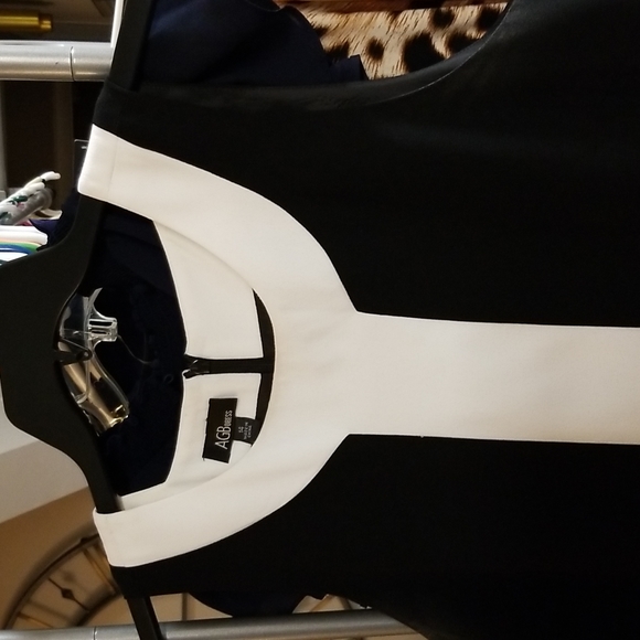 Color Block Midi Dress - Picture 2 of 6